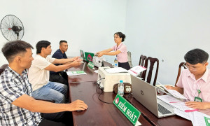 PHÒNG GIAO DỊCH NGÂN HÀNG CHÍNH SÁCH XÃ HỘI PHƯỚC LONG GIẢI NGÂN MÓN VAY ĐẦU TIÊN HỖ TRỢ SINH VIÊN THEO HỌC NGÀNH STEM