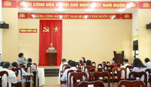 Tỉnh ủy viên, Bí thư Đảng ủy phường Phước Long Nguyễn Thị Hương Giang tiếp công dân định kỳ tháng 11 năm 2025