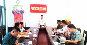 Đồng chí Đặng Xông Pha, UVBTV Đảng ủy, Phó chủ tịch UBND phường chủ trì họp Tổ kiểm tra, xử lý trật tự đô thị