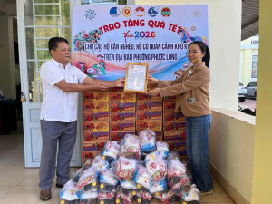 MẶT TRẬN PHƯỜNG PHƯỚC LONG: TRAO QUÀ TẾT CHO CÁC HỘ CẬN NGHÈO, HỘ GIA ĐÌNH CÓ HOÀN CẢNH KHÓ KHĂN NHÂN DỊP TẾT NGUYÊN ĐÁN NĂM 2026