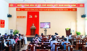 Cán bộ, đảng viên phường Phước Long dự sinh hoạt chi bộ thường kỳ tháng 4-2026