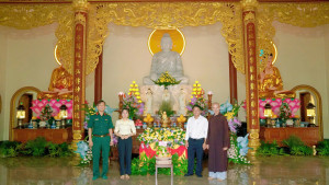 Lãnh đạo UBMTTQVN phường Phước Long thăm, chúc mừng các cơ sở Phật giáo nhân Đại lễ Phật đản 2026