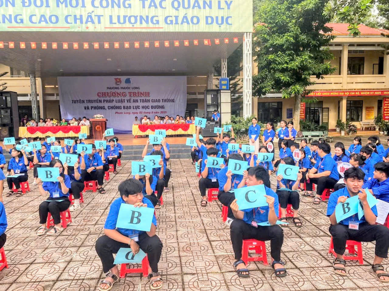 Tuyên truyền pháp luật về ATGT, phòng chống bạo lực học đường và Hội thi rung chuông vào tại trường THPT Phước Long